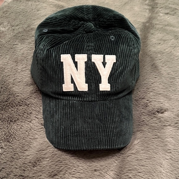 New Mens POLO RALPH LAUREN NY Corduroy adjustable hat.